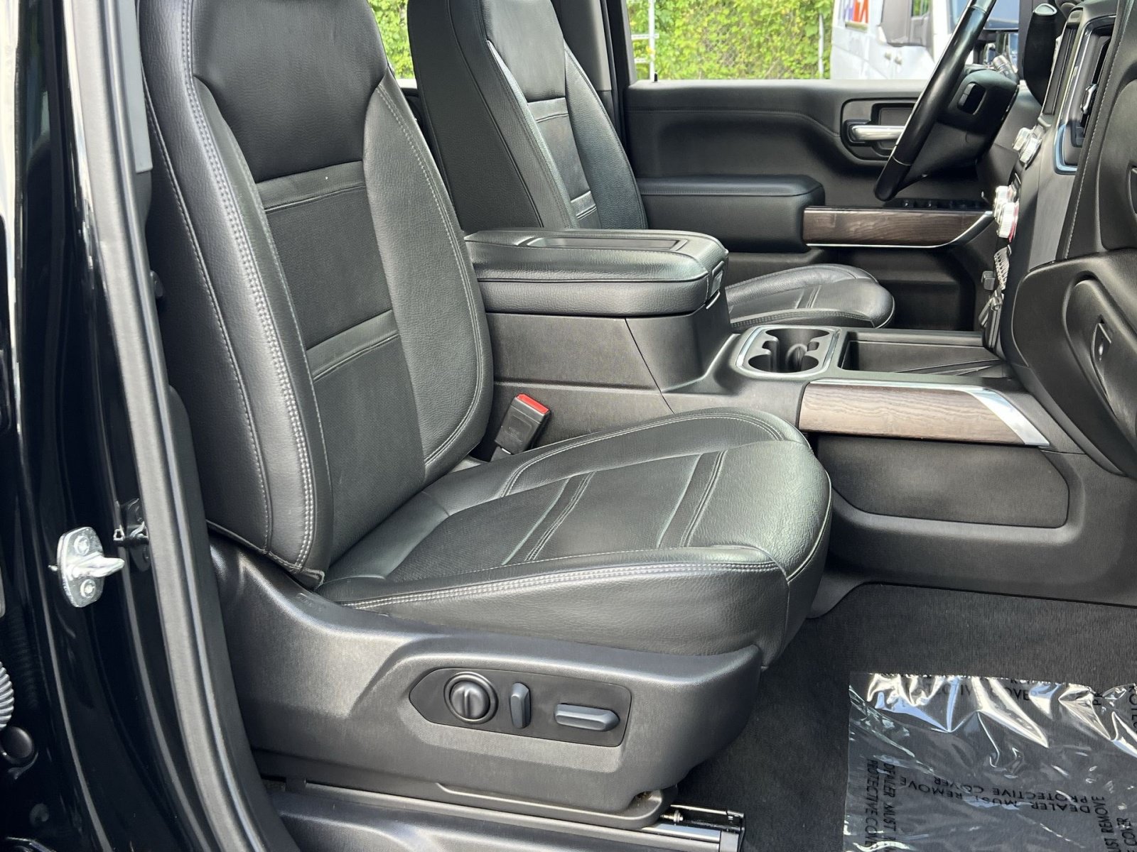 Used 2022 GMC Sierra 2500 Denali w/ Denali Ultimate Package AWD/4WD image 33