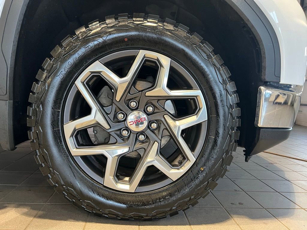 Used 2024 GMC Sierra 1500 SLT w/ SLT Premium Plus Package AWD/4WD image 12