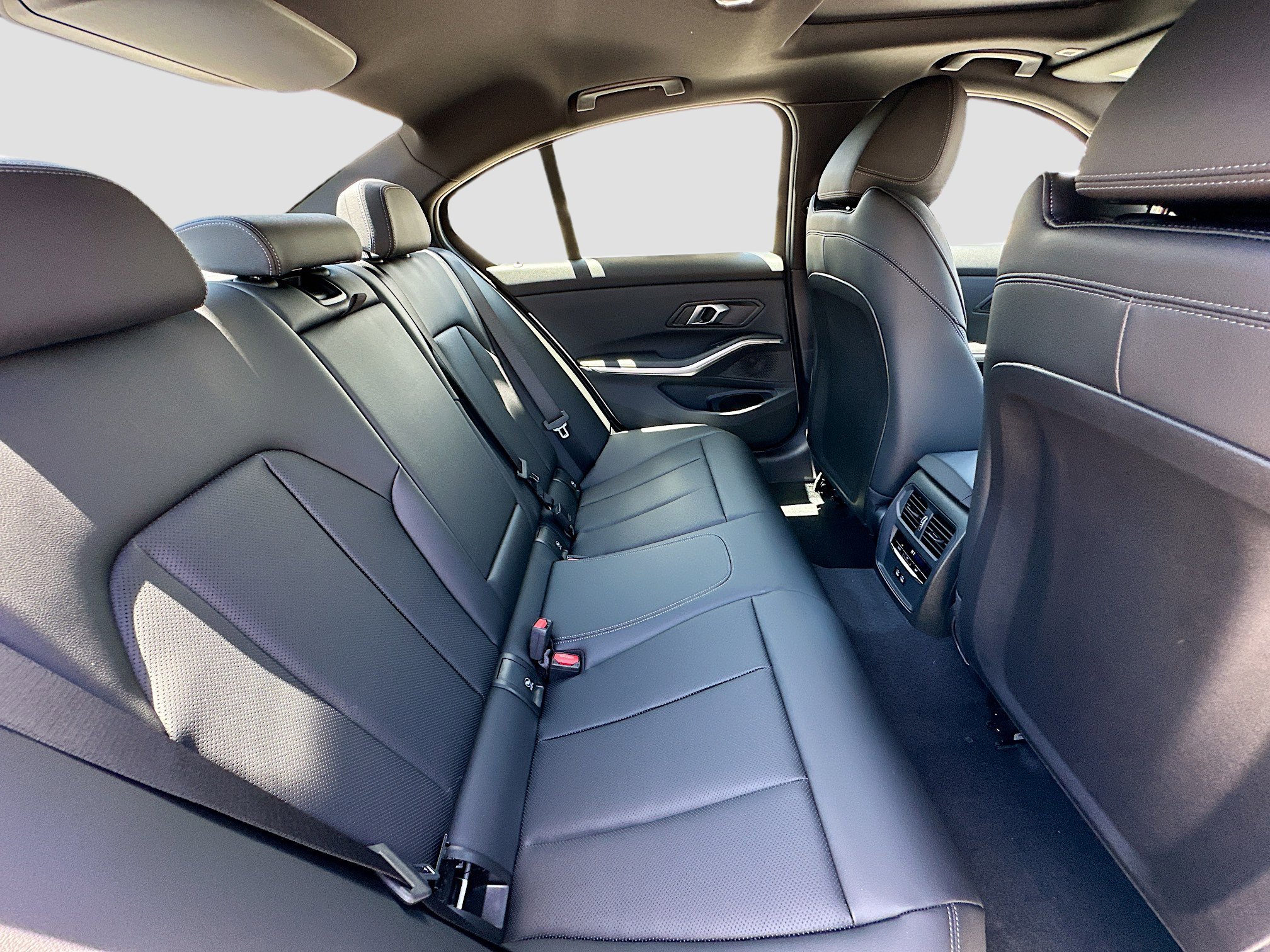 New 2025 BMW 330i Sedan w/ Premium Package RWD image 24