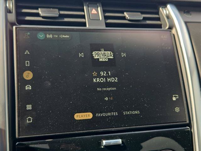 Used 2025 Land Rover Discovery Dynamic SE AWD/4WD image 16