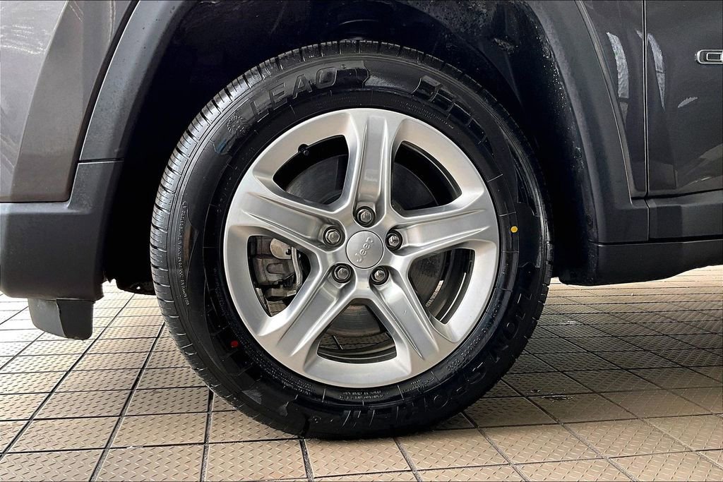 Used 2024 Jeep Compass Latitude image 34