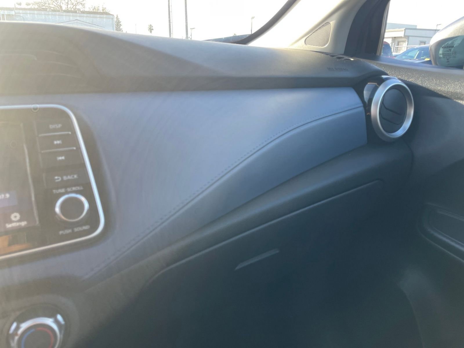 Used 2025 Nissan Versa SV image 33