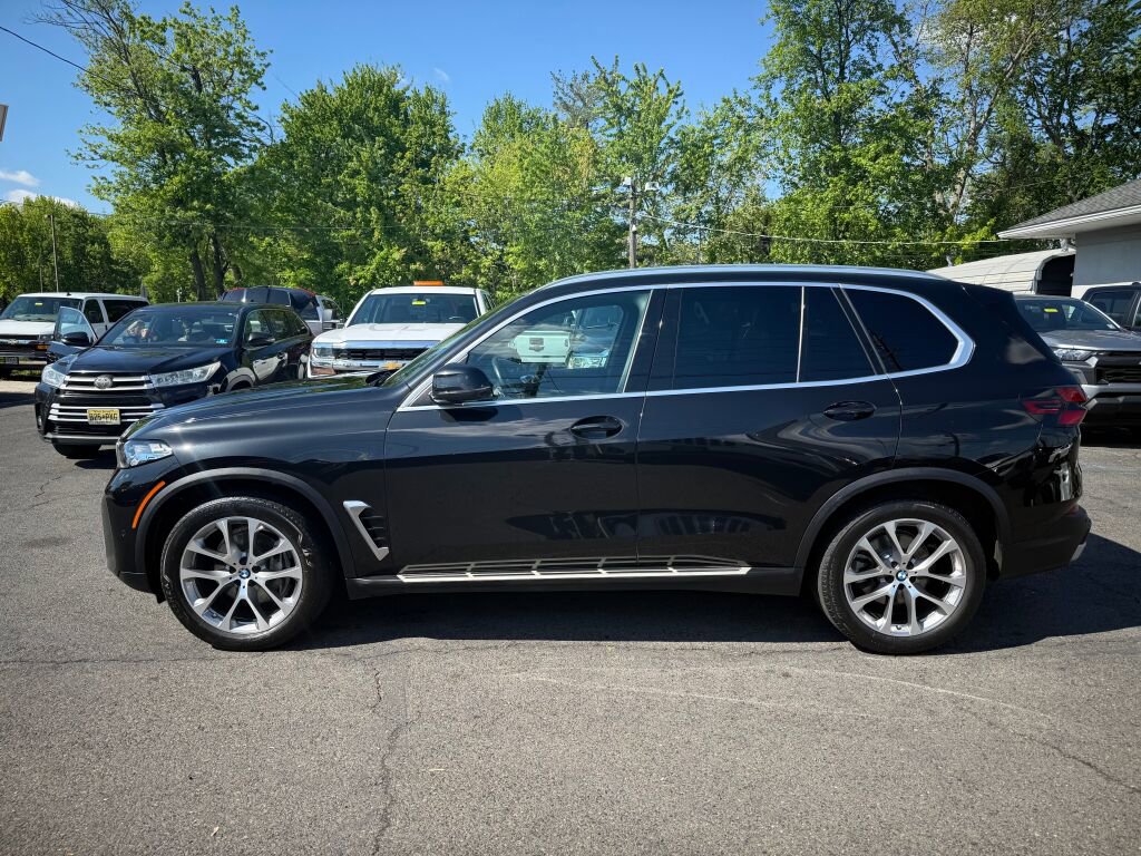 Used 2024 BMW X5 sDrive40i w/ Premium Package RWD image 4