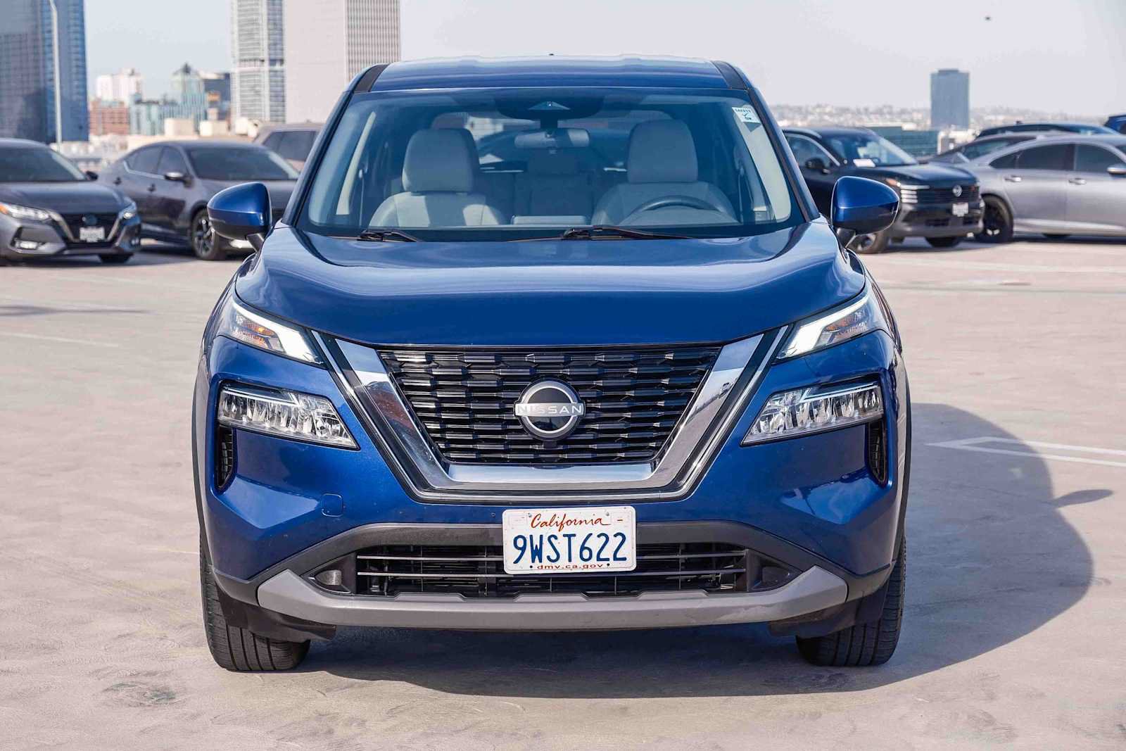 Used 2023 Nissan Rogue SV FWD image 2