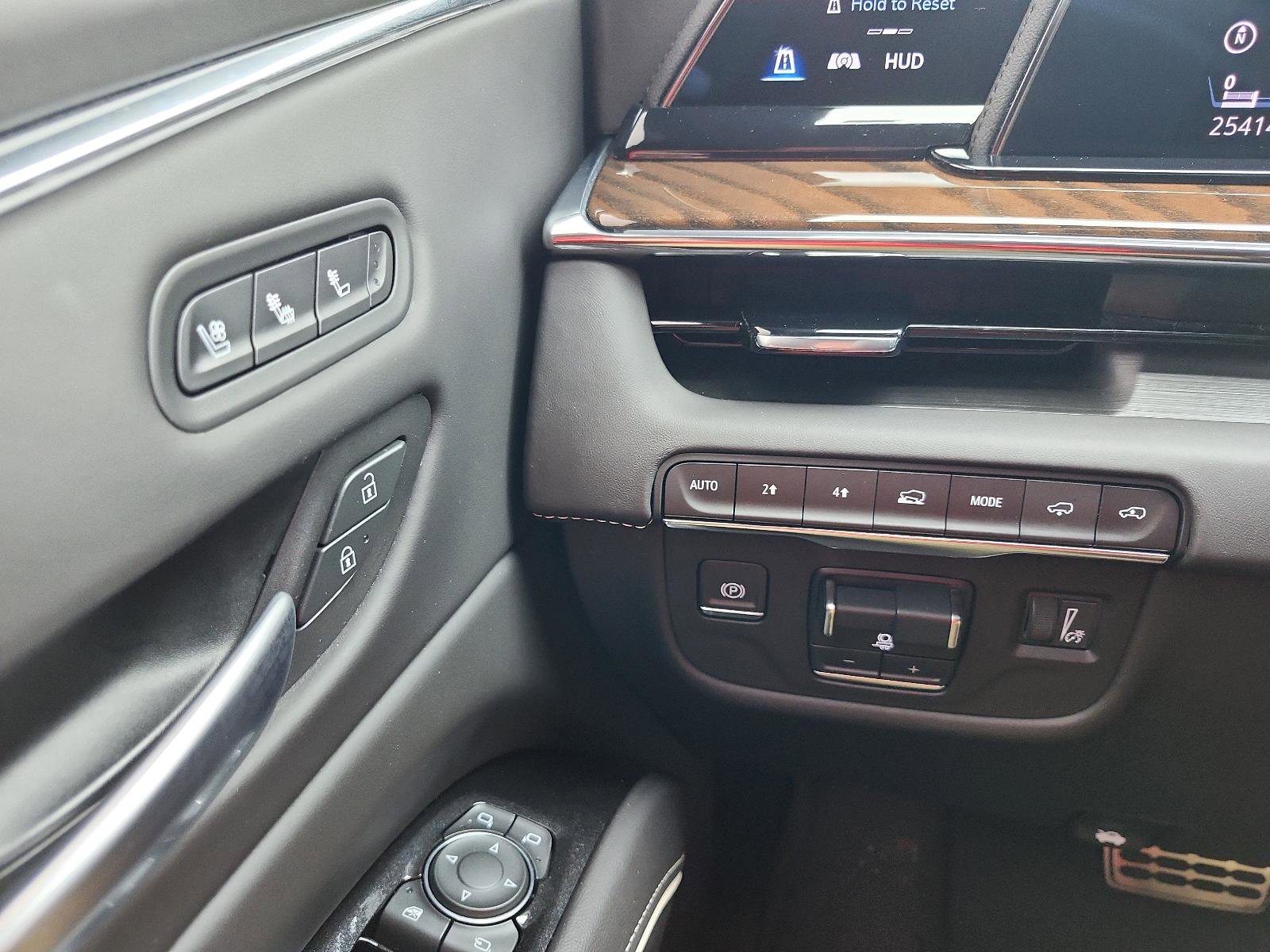 Used 2024 Cadillac Escalade Sport Platinum w/ LPO, ONYX Package image 26