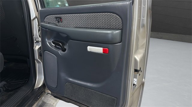 Used 2002 Chevrolet Avalanche 2500 image 29