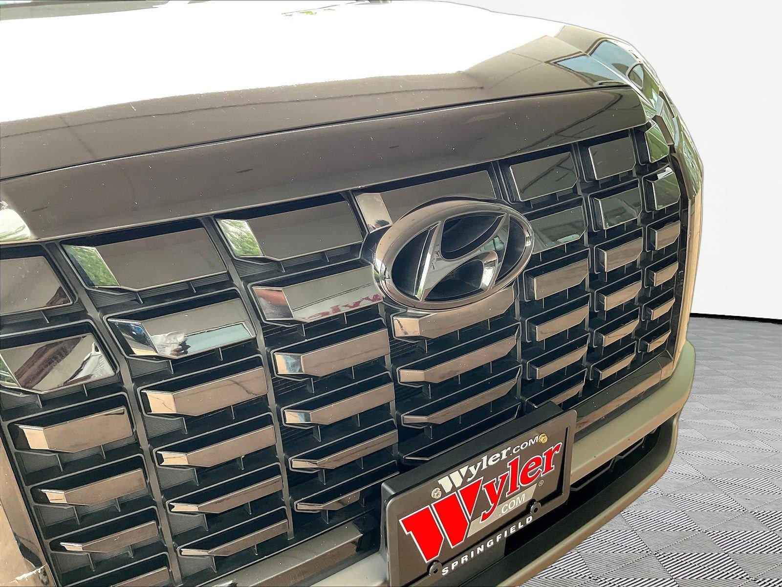 Used 2023 Hyundai Palisade SEL FWD image 32