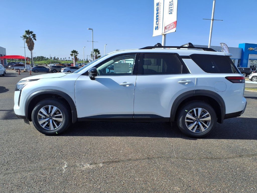 New 2026 Nissan Pathfinder SL w/ Cargo Package AWD/4WD image 4