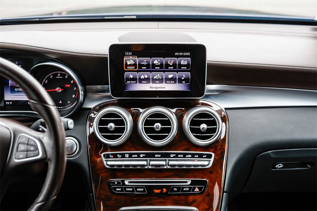 Certified 2018 Mercedes-Benz GLC 300 4MATIC image 11