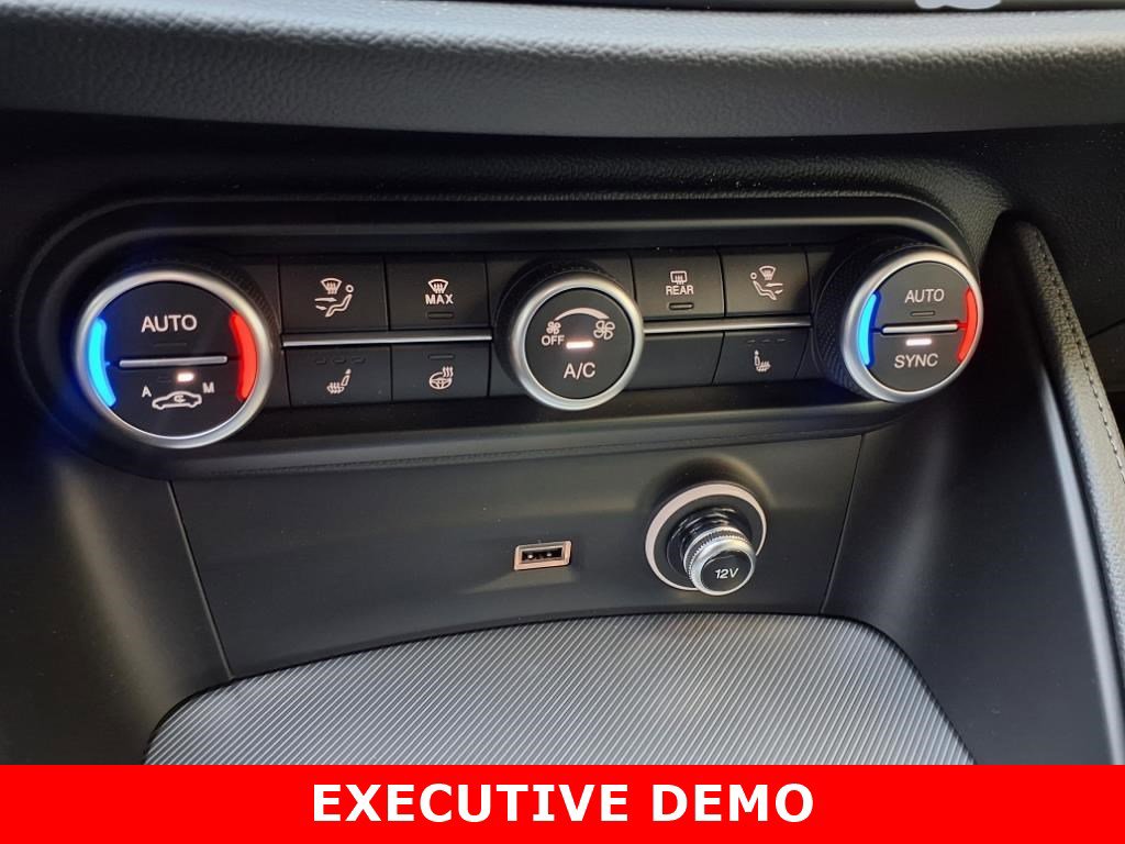 New 2025 Alfa Romeo Stelvio Sprint image 10