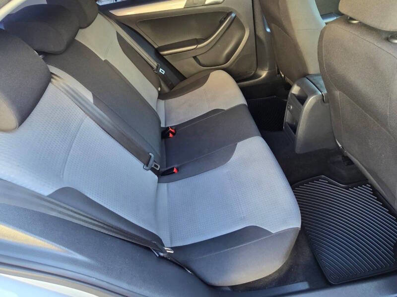 Used 2017 Volkswagen Jetta S image 15