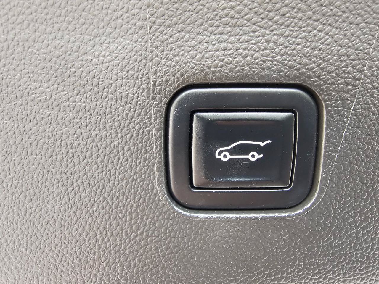 Used 2021 Buick Enclave Avenir w/ Avenir Technology Package AWD/4WD image 28