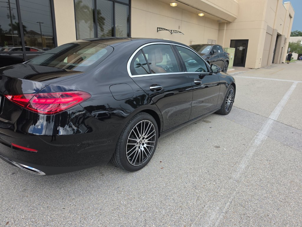 Used 2025 Mercedes-Benz C 300 Sedan image 9