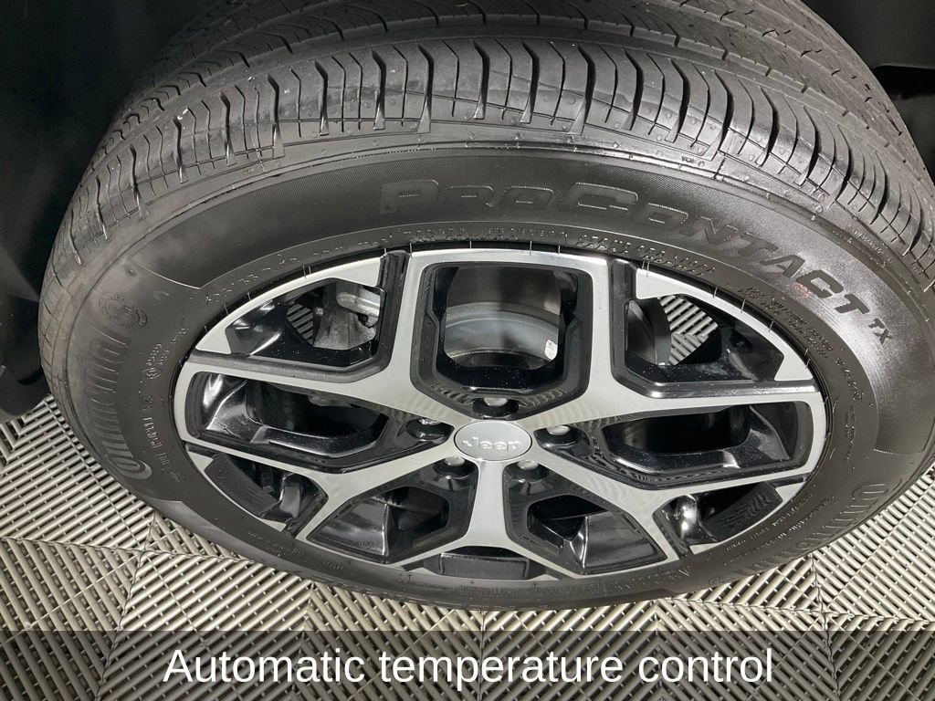 Certified 2024 Jeep Compass Limited image 9