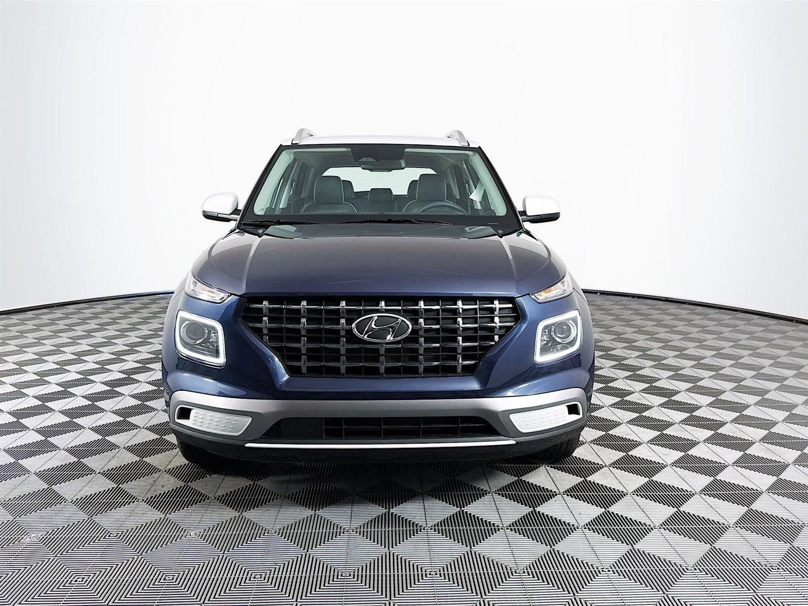 New 2025 Hyundai Venue Limited image 2