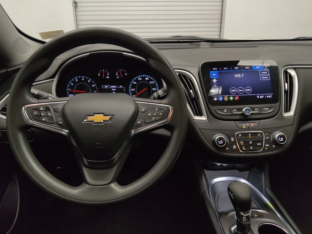 Used 2025 Chevrolet Malibu LT FWD image 22