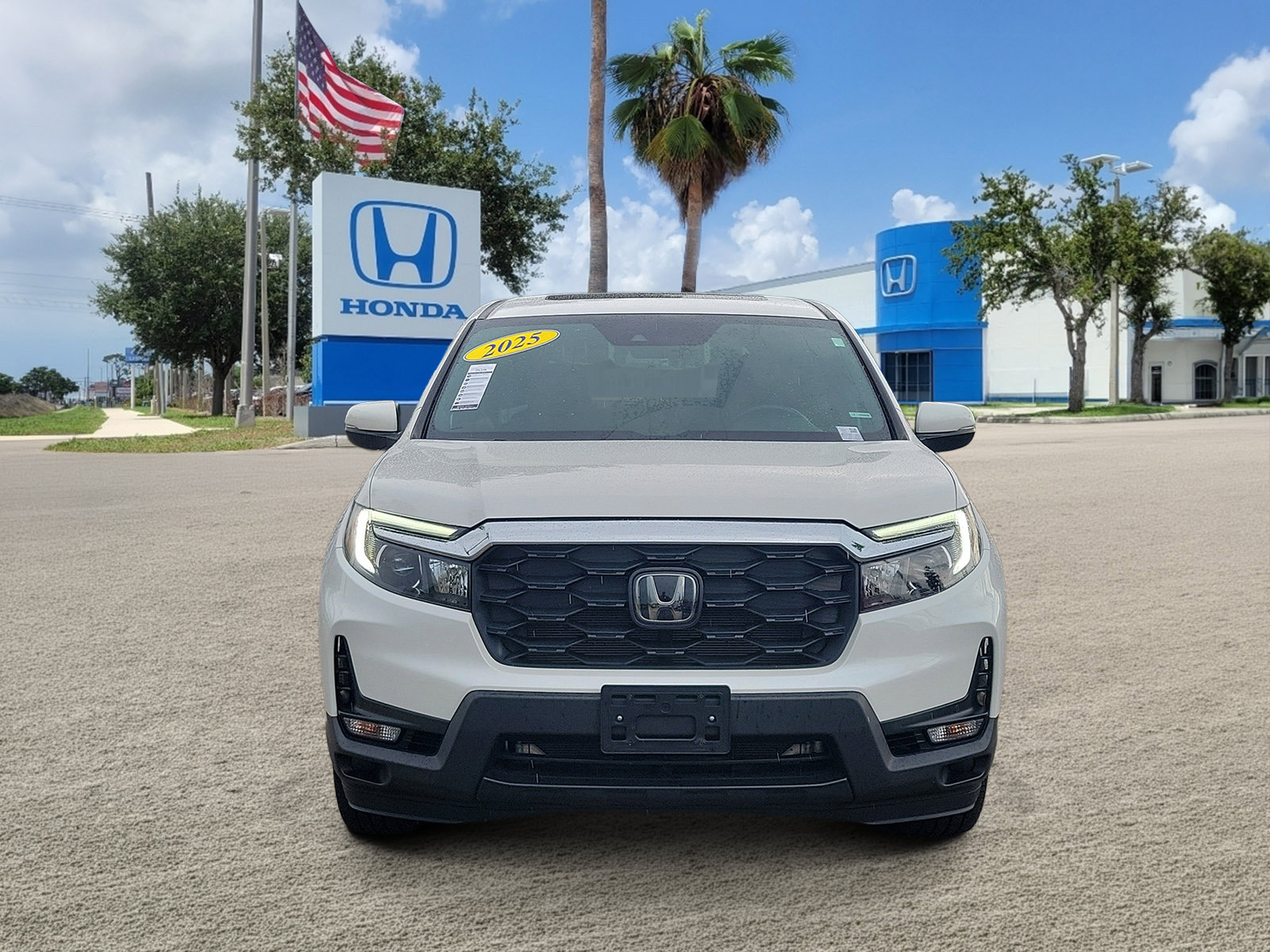 Used 2025 Honda Passport EX-L image 2