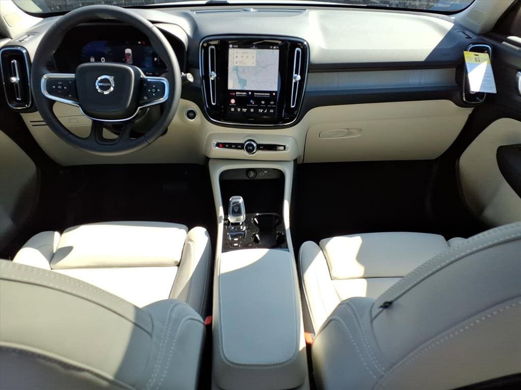 New 2026 Volvo XC40 B5 Plus w/ Protection Package Premier AWD/4WD image 8