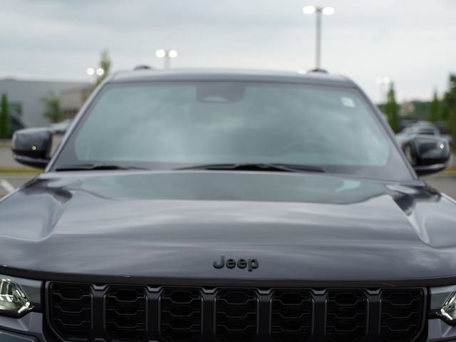 New 2026 Jeep Grand Cherokee L Limited w/ Limited Altitude Package AWD/4WD image 40