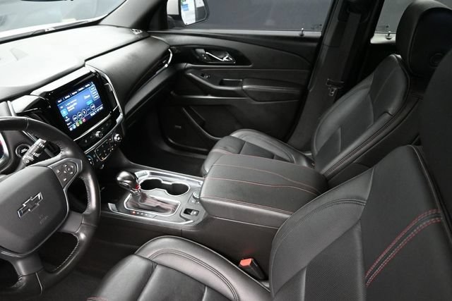 Used 2022 Chevrolet Traverse RS FWD image 16
