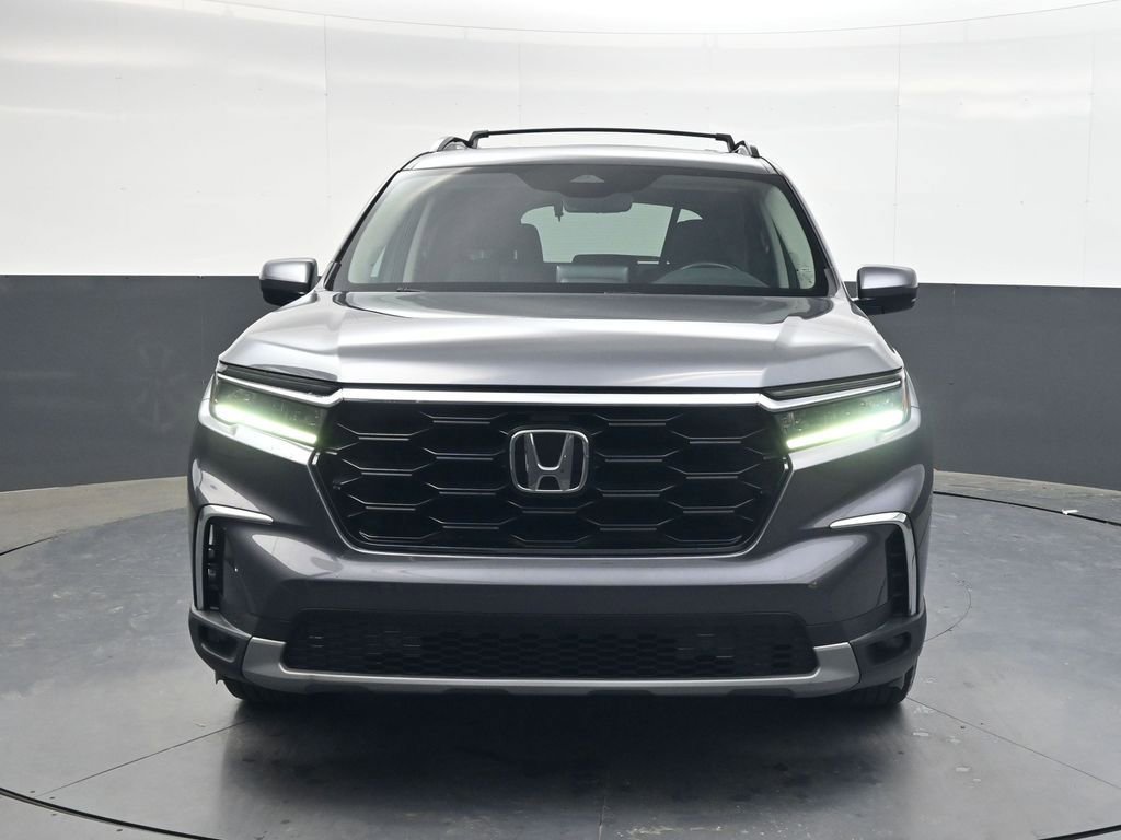 Used 2023 Honda Pilot Touring image 9