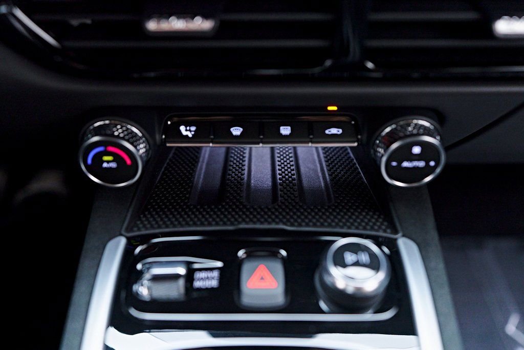 Used 2025 Lotus Emira RWD image 70