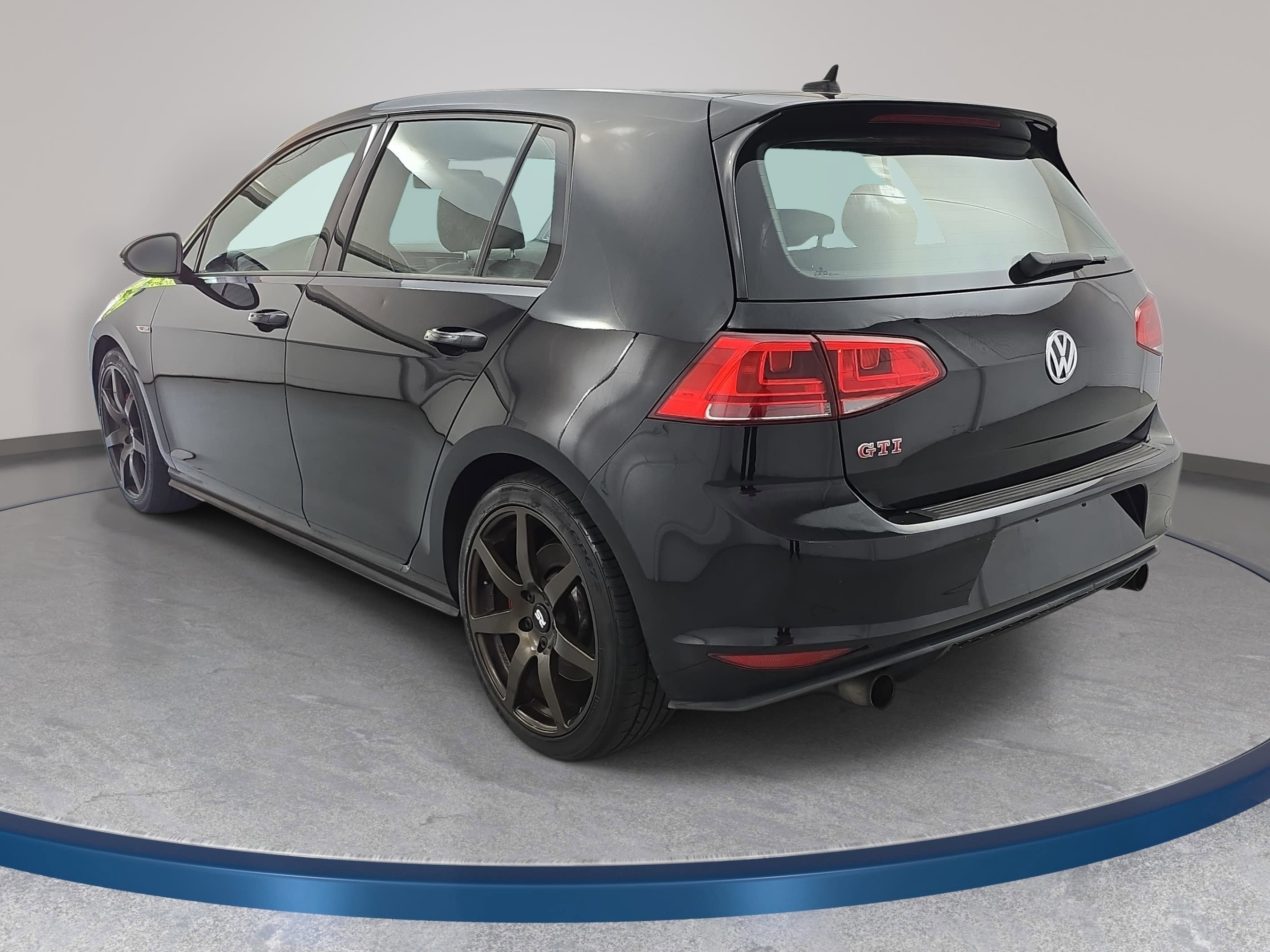 Used 2017 Volkswagen GTI SE FWD image 7