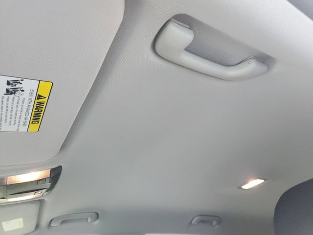 Used 2025 Kia Sorento S FWD image 19