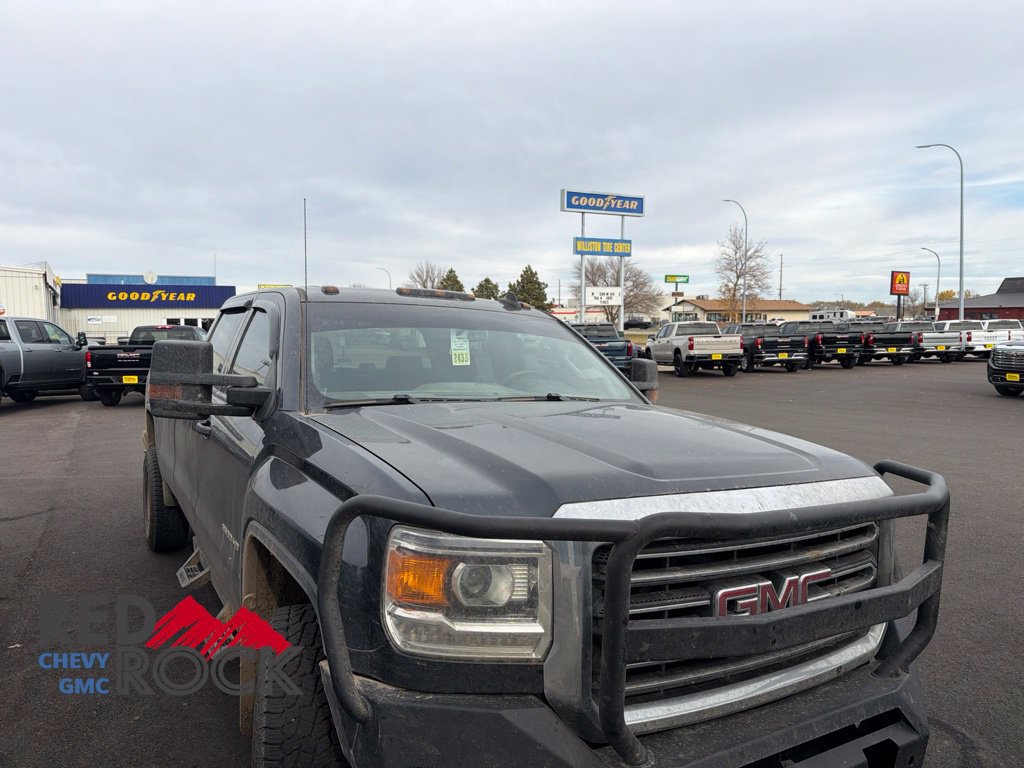 Used 2018 GMC Sierra 3500 4x4 Crew Cab image 2