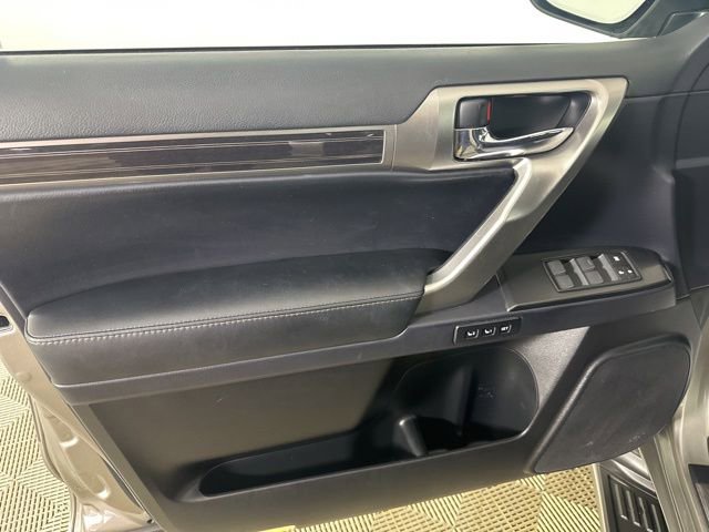 Used 2023 Lexus GX 460 Premium w/ Premium Package AWD/4WD image 12