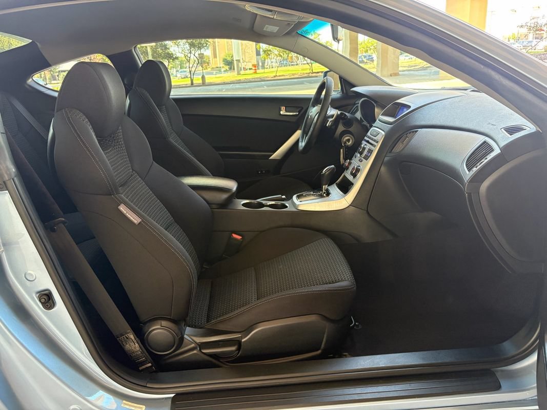 Used 2010 Hyundai Genesis 2.0T RWD image 24