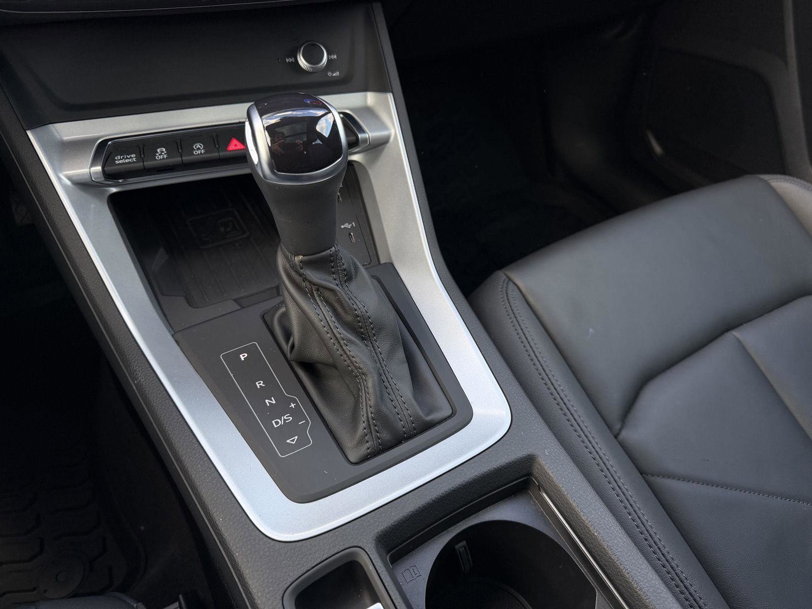 Used 2022 Audi Q3 2.0T Premium Plus w/ Premium Plus Package image 18