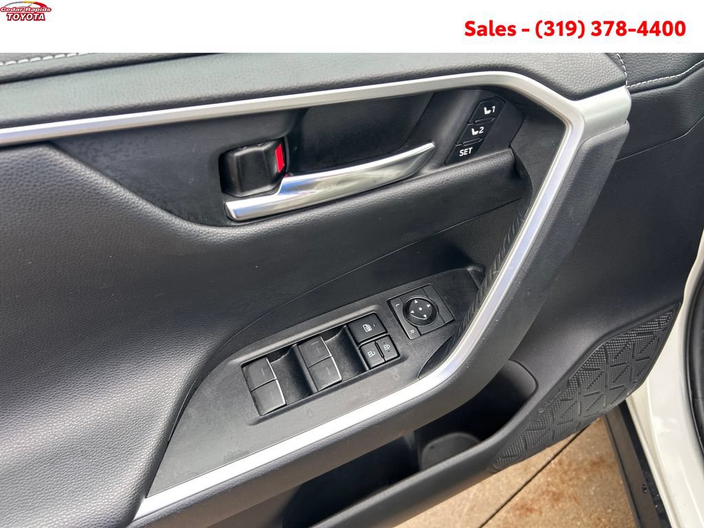 Certified 2022 Toyota RAV4 Limited AWD/4WD image 12