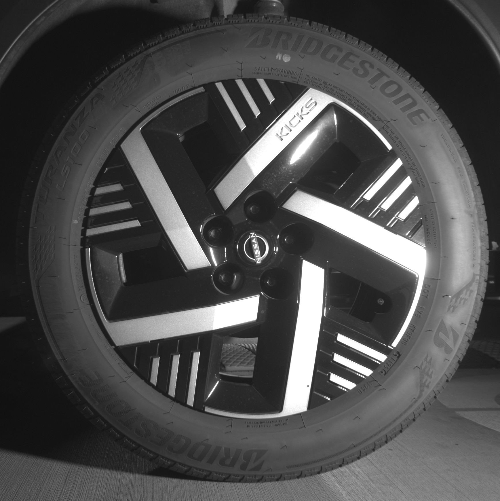 Used 2025 Nissan Kicks SV image 14