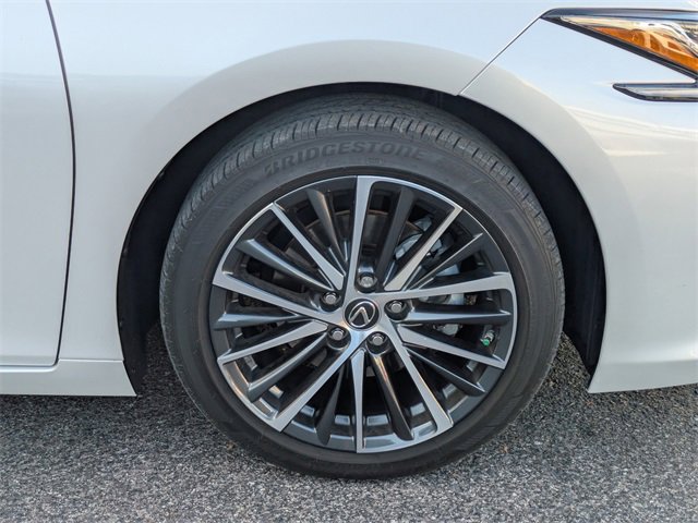Used 2023 Lexus ES 350 w/ Premium Package image 9