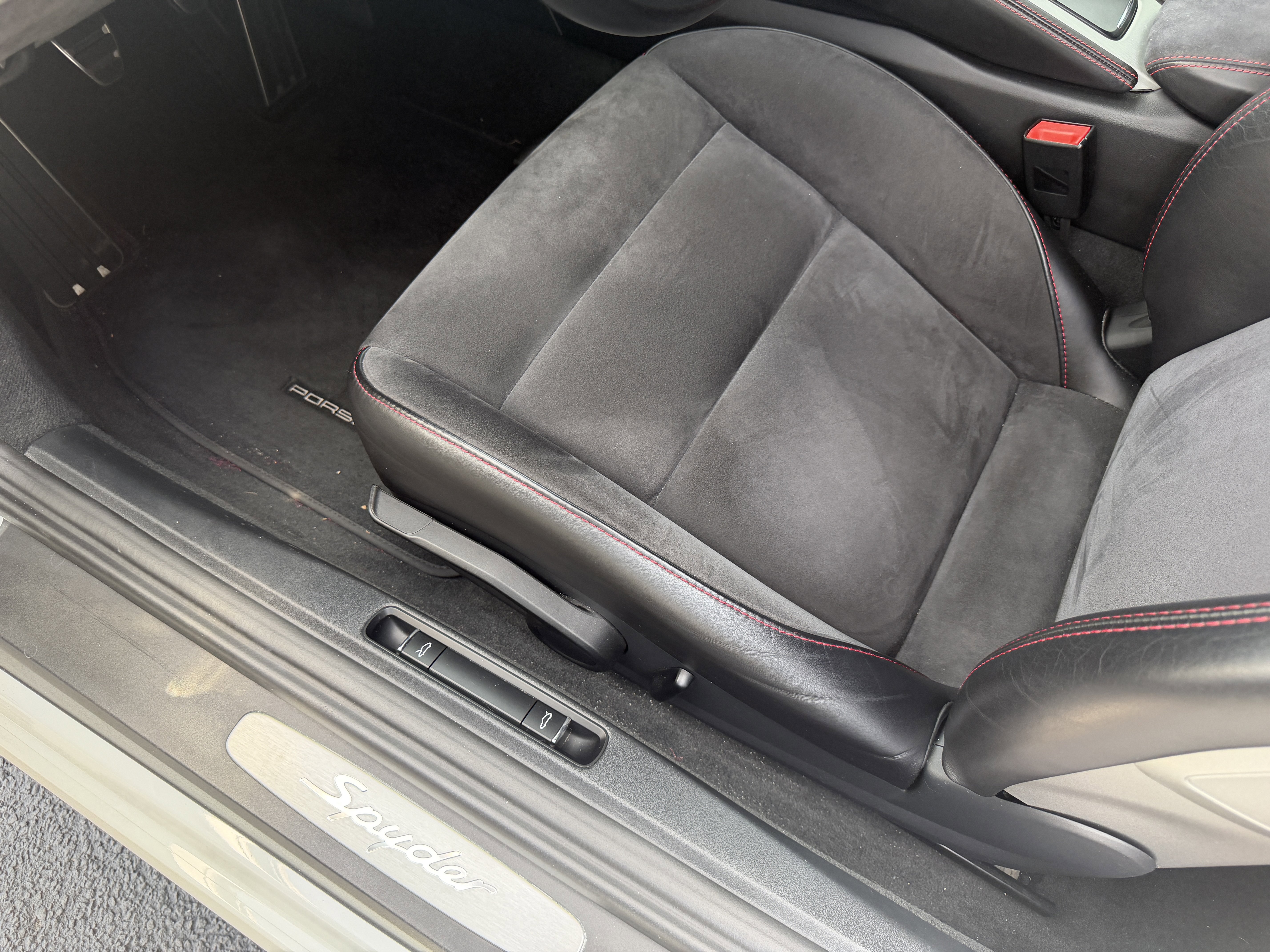 Used 2020 Porsche 718 Boxster Spyder image 13