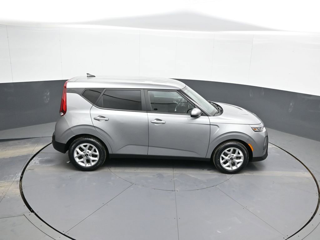 Certified 2022 Kia Soul LX w/ Technology Package image 35