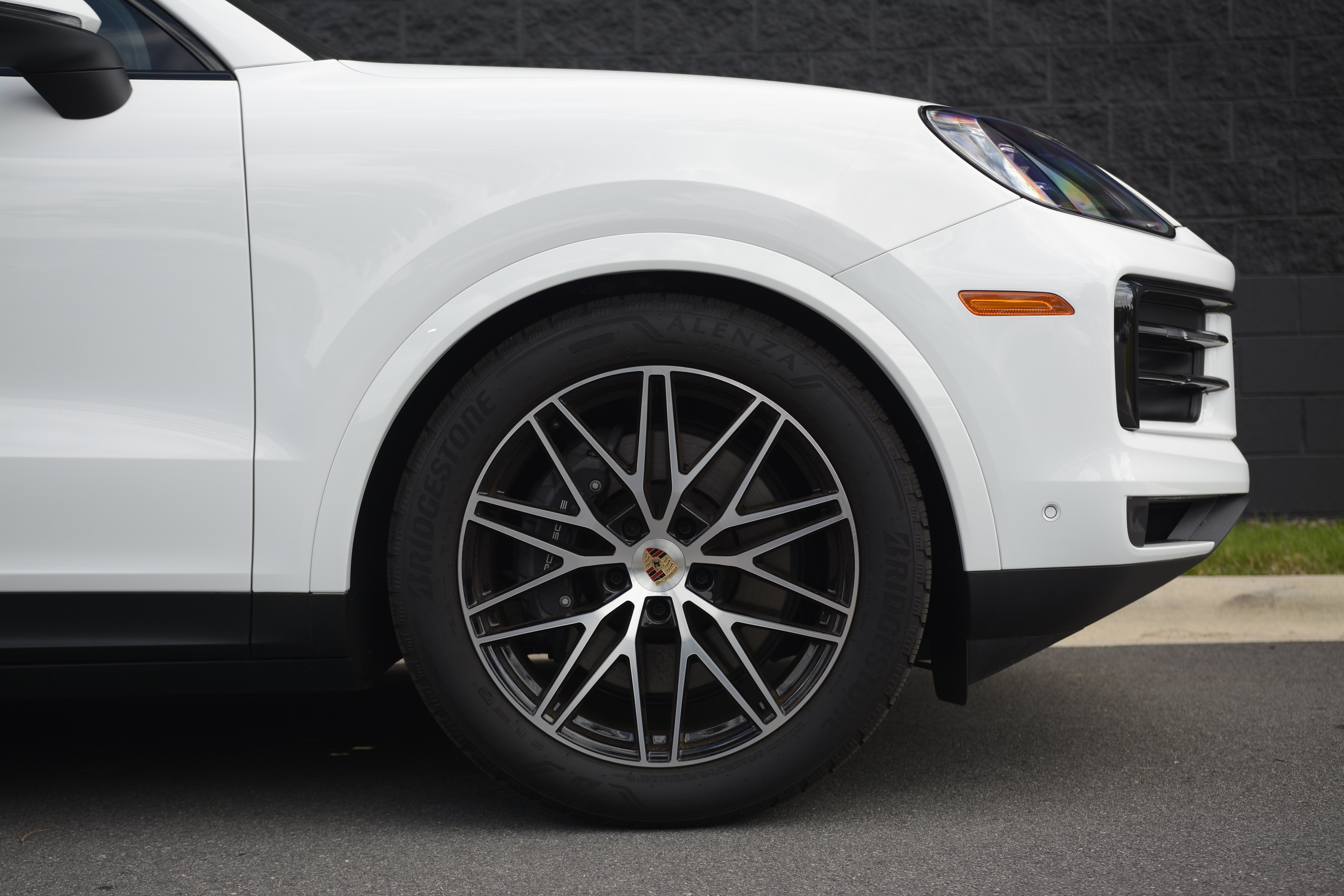 Certified 2025 Porsche Cayenne AWD/4WD image 11