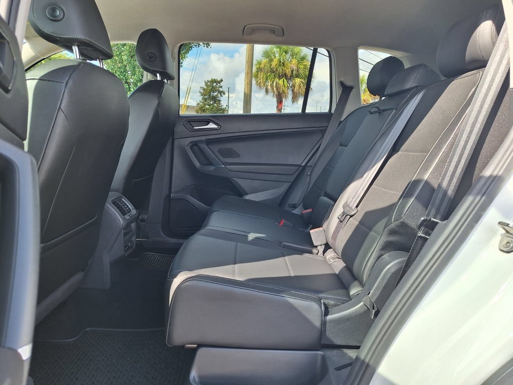 Used 2018 Volkswagen Tiguan SE AWD/4WD image 10