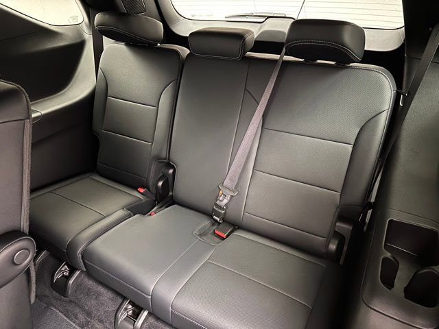 Used 2025 Chevrolet Traverse LT AWD/4WD image 19