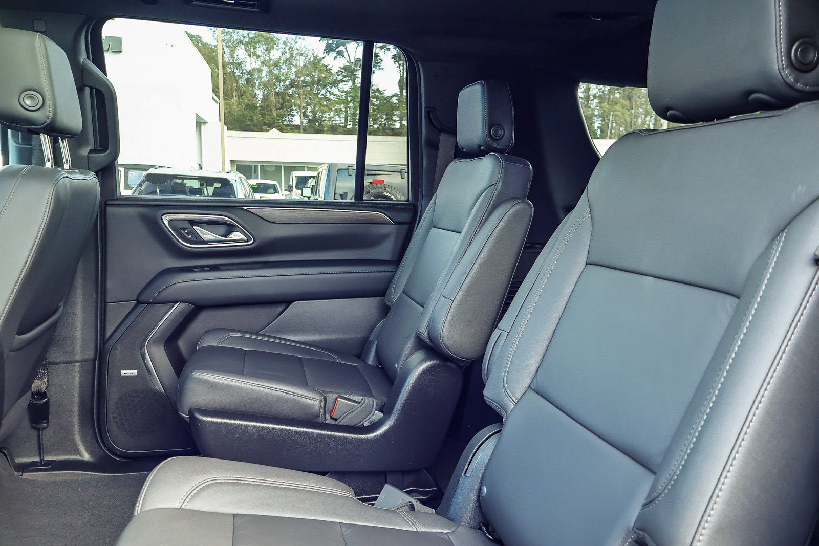Used 2023 Chevrolet Suburban Z71 w/ Luxury Package AWD/4WD image 16