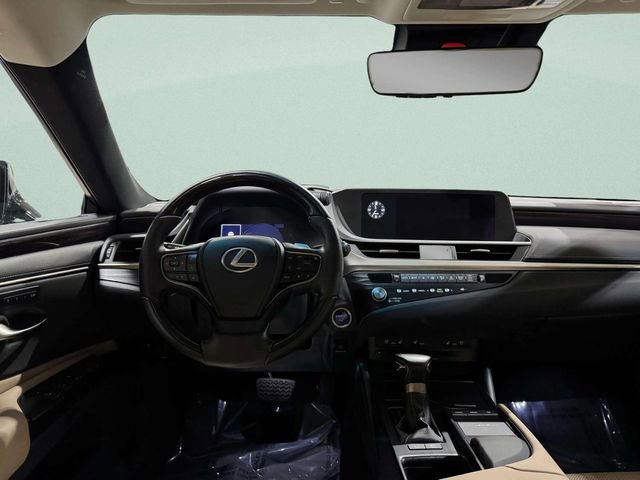 Certified 2021 Lexus ES 300h w/ Premium Package FWD image 12