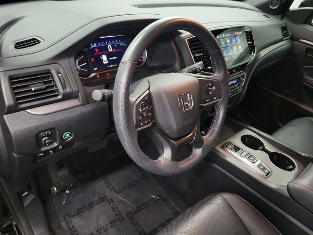 Certified 2025 Honda Passport EX-L image 17