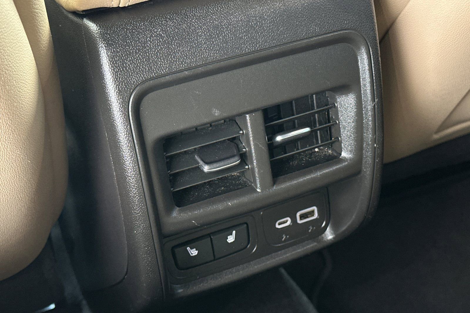 Used 2024 Cadillac XT4 Luxury w/ Cold Weather Package image 15