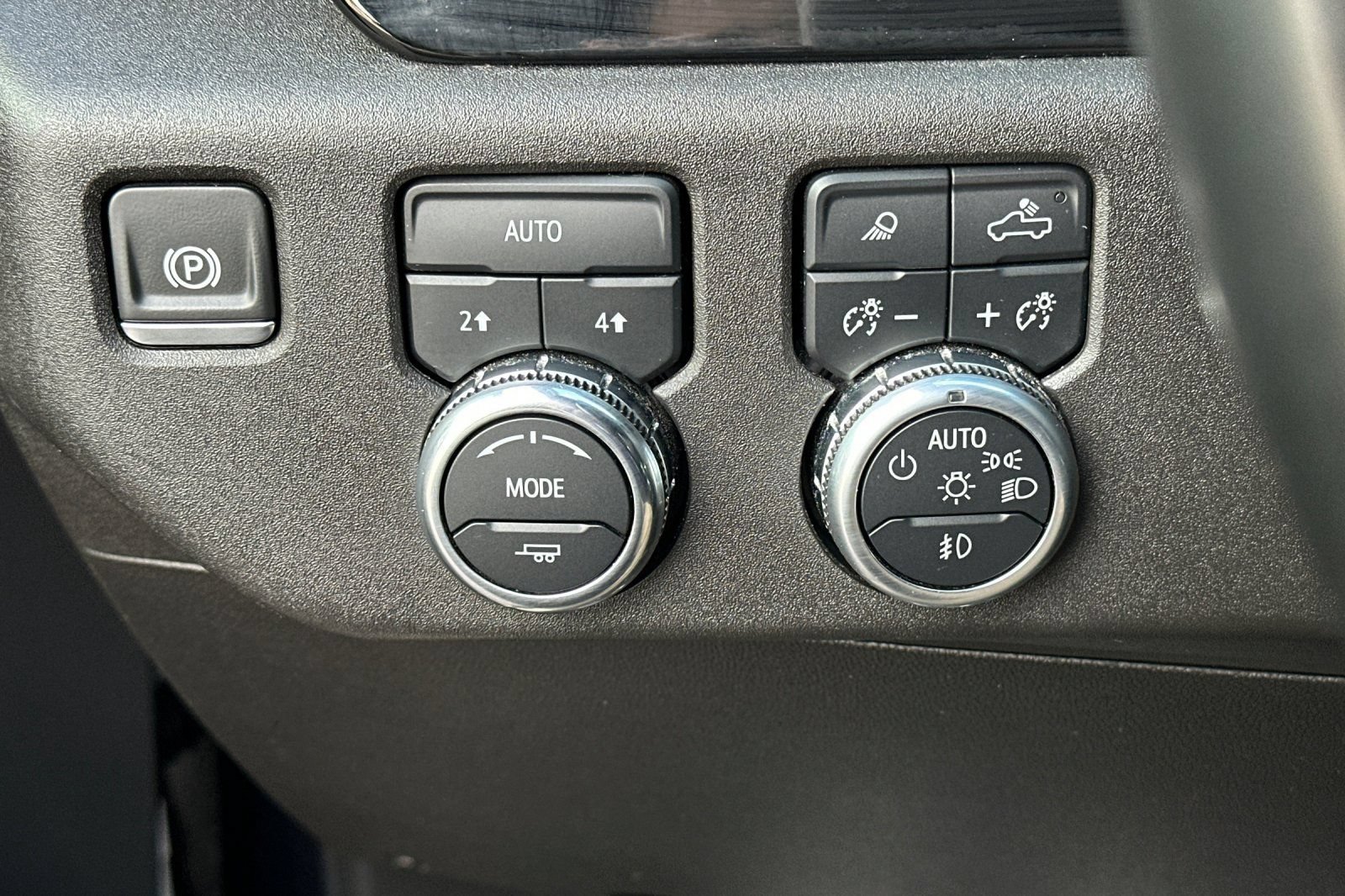 Used 2025 GMC Sierra 1500 SLT AWD/4WD image 35