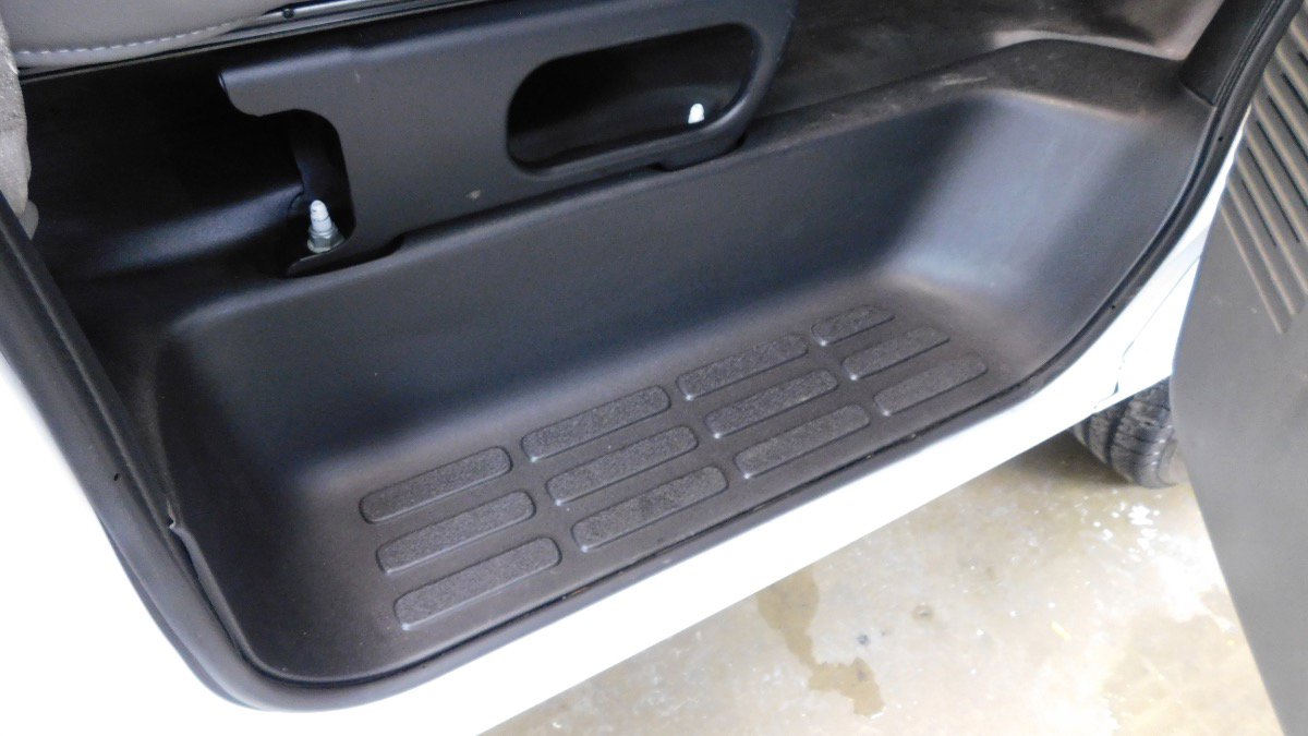 Used 2025 Chevrolet Express 2500 w/ Driver Convenience Package image 28