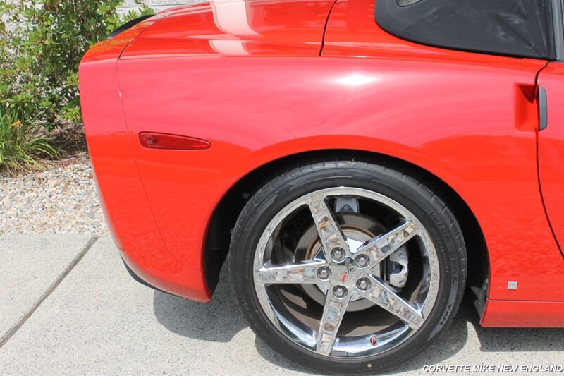 Used 2007 Chevrolet Corvette Convertible w/ Preferred Equipment Group RWD image 23