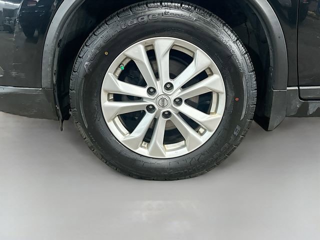 Used 2016 Nissan Rogue SV image 32