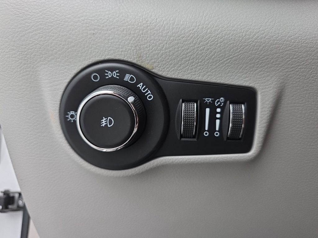 Used 2022 Jeep Compass Limited AWD/4WD image 23