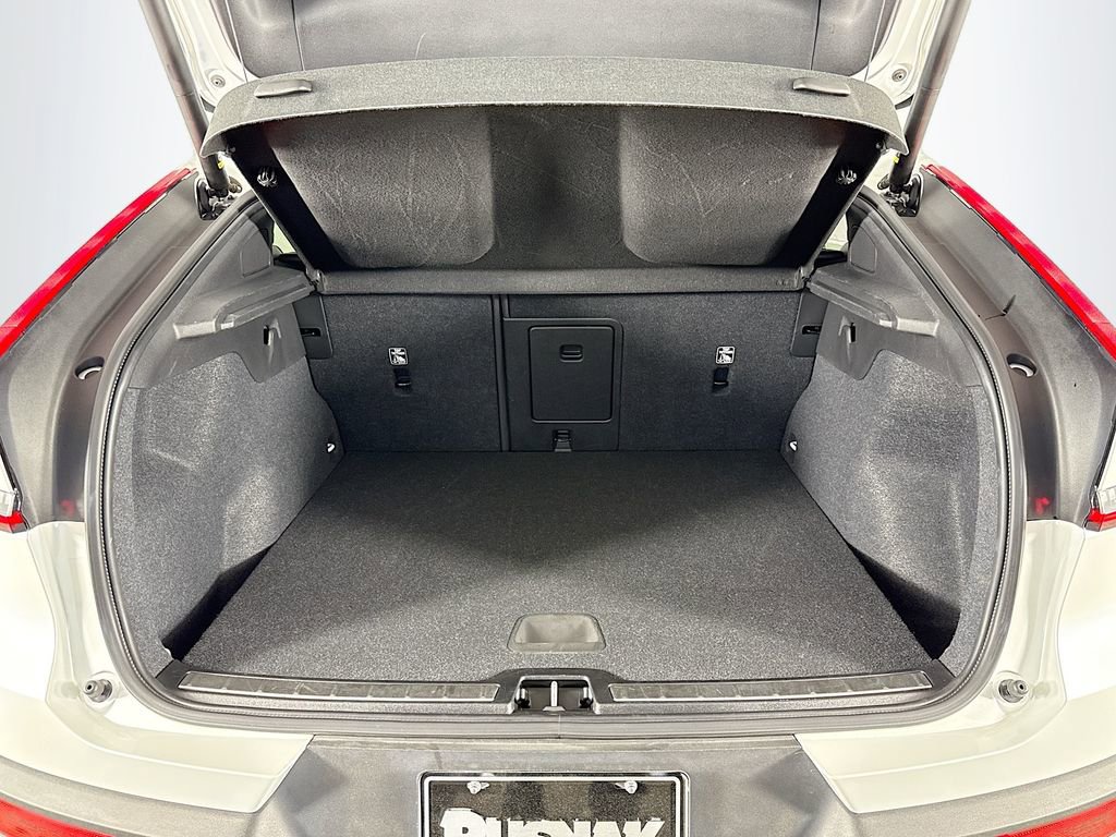 Used 2023 Volvo C40 Recharge Core image 27